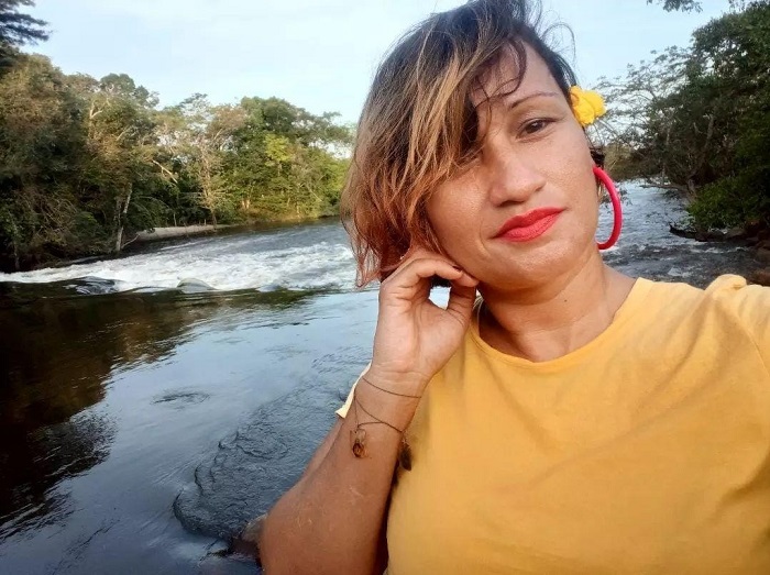 Mulher é encontrada morta e nua em ramal; suspeita é de espancamento e abuso