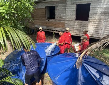 Atingido pela estiagem e salinização, Bailique recebe 130 mil litros de água potável do governo