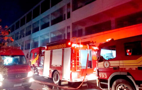 Incêndio atinge depósito da Avicap no Centro Comercial de Macapá