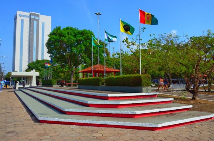 Governo revitaliza Praça da Bandeira, marco histórico no Centro de Macapá