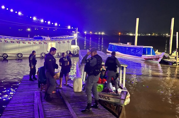 PM descobre venda de armas no terminal pesqueiro de Santana