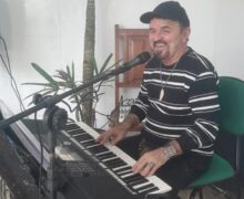 Cantor Bebeto Nandes é atropelado por condutor sem CNH e precisa de ajuda