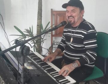 Cantor Bebeto Nandes é atropelado por condutor sem CNH e precisa de ajuda
