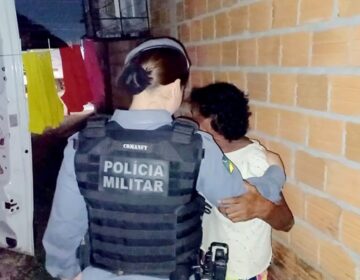 “Não me deixe, meu filho”, diz catadora de lixo ao ver filho assassinado a tiros