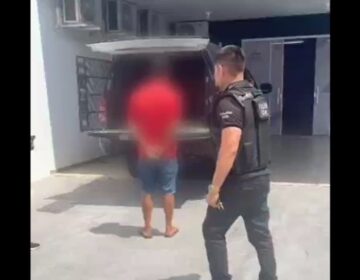 Condenado por estuprar a filha dos 7 aos 12 anos, homem tenta fugir, mas é preso após pular muros e quintais