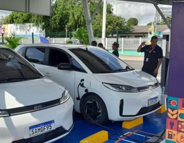 Clécio anuncia isenção de IPVA para carros elétricos durante inauguração do 1º Eletroposto gratuito no Amapá