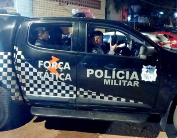 Donos de boca de fumo, mãe e filho são flagrados com drogas e dinheiro