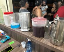 Batedeira de açaí inaugura novo ponto e recorre ao passado para atrair clientes: ‘traga a vasilha’