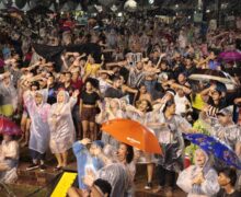 Debaixo de muita chuva, noite com artistas amapaenses não deixa público parado