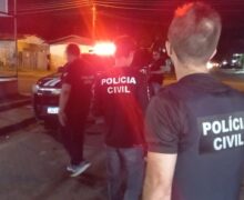 Acusado de matar homem de 18 anos com 12 tiros é procurado pela polícia