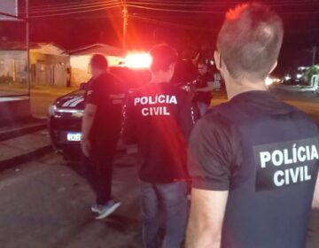 Acusado de matar homem de 18 anos com 12 tiros é procurado pela polícia