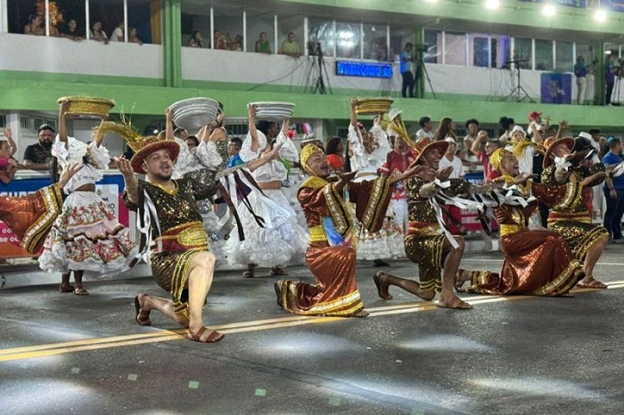 Boêmios do Laguinho leva o “Elogio da loucura” para o sambódromo de Macapá