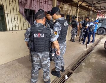 Acusado de matar pai na frente dos filhos pequenos morre em confronto com o Bope