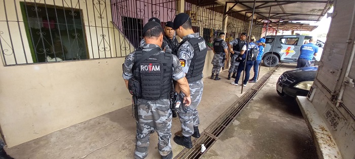 Acusado de matar pai na frente dos filhos pequenos morre em confronto com o Bope