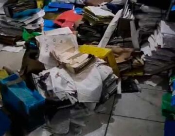 URGENTE: Goteiras em galpão da PMM destroem acervo com títulos de imóveis em Macapá