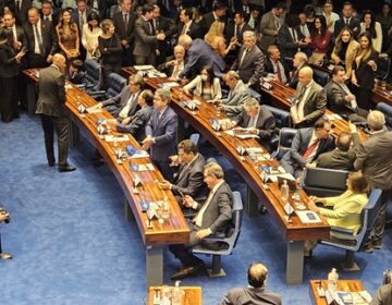 Senado aprova projeto de Randolfe que garante recursos a obras paradas