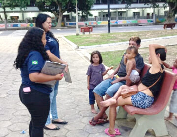 Após dias dormindo em praça de Macapá, família ganha renda, aluguel social e doações