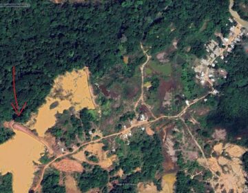 Fotos de satélite mostram barragem de garimpo que teria rompido e afetado rio