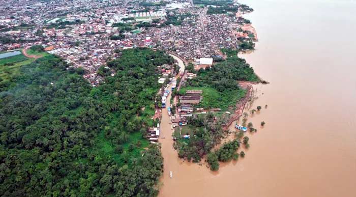 Drone registra caminho das águas do Amazonas em Macapá e reforça importância dos canais limpos