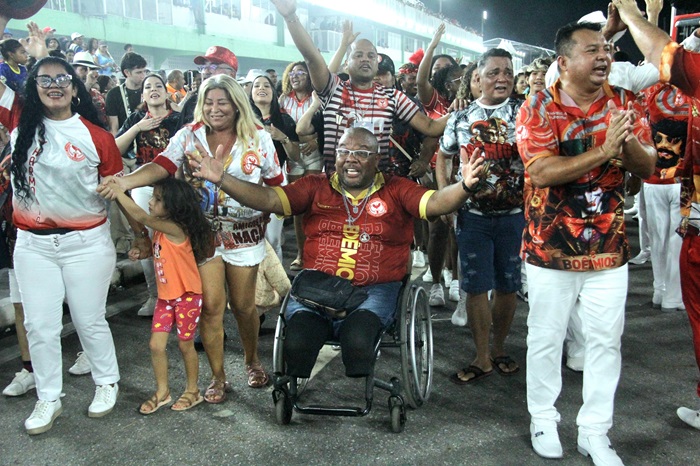 O ‘enredo’ de Rogério: da tragédia em acidente de alegoria ao amor incondicional pelo carnaval