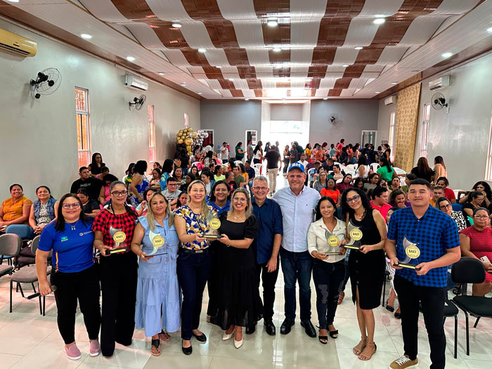 Educadores são homenageados em Tartarugalzinho