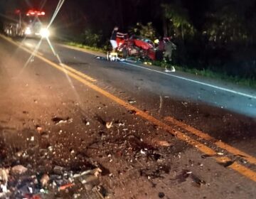 Colisão frontal deixa 3 adultos e 2 crianças mortas na BR-210
