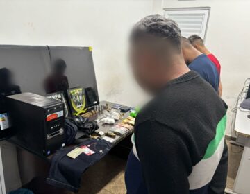 Em batedeira de açaí, três são presos acusados de tráfico