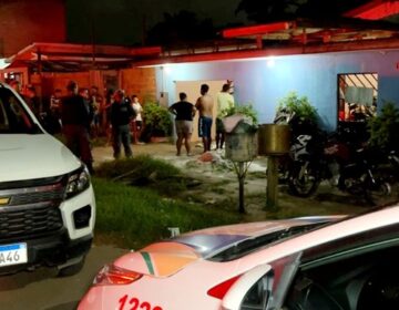 Homem é executado enquanto esperava por comprador de celular no pátio de casa
