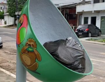 Antigos orelhões são transformados em lixeiras ecológicas em Macapá