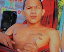 Acusado de matar homem a garrafadas e pauladas em bebedeira é procurado