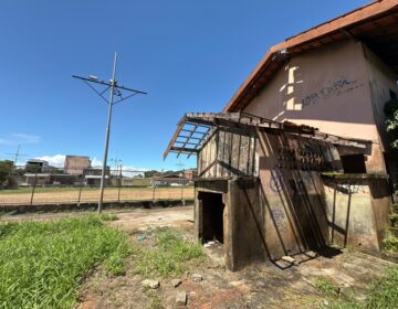 Campo do Currú: arena com 70 anos está abandonada e sendo invadida, denunciam moradores