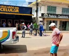 Ciclista morre atropelado por caminhão de autoescola