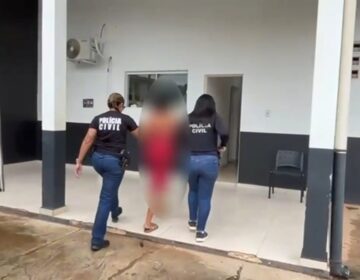Presa em flagrante vendendo drogas, mulher diz ser faccionada há vários anos