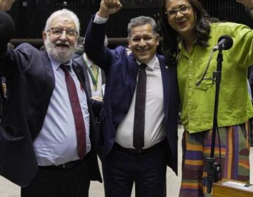 Lei para conscientizar sobre uso de telas é aprovado pela Câmara