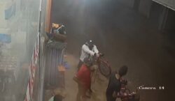 Sem desconfiar de estranho ao lado, homem é morto a tiros diante de populares