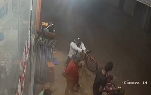 Sem desconfiar de estranho ao lado, homem é morto a tiros diante de populares