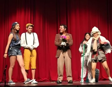Oficina gratuita ensina teatro e palhaçaria em Santana