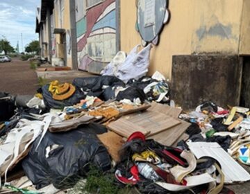 Três meses após desfile, escolas de samba ainda não recolheram o lixo do Carnaval no AP