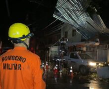 Temporal arranca telhado de mercantil e assusta moradores em Macapá