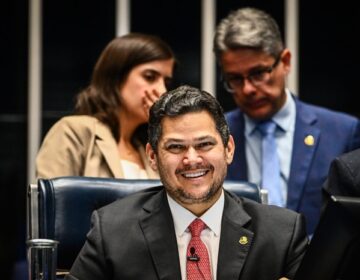 Royalties do pré-sal para permanência estudantil: proposta de Davi vai para sanção