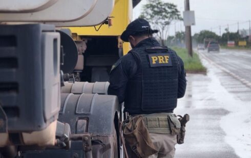 PRF flagra 14 motoristas sem CNH durante Corpus Christi no Amapá