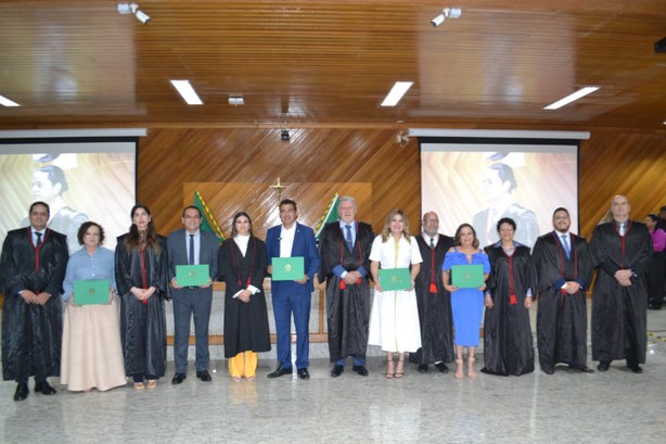 Entenda porque a posse dos novos deputados pode demorar meses