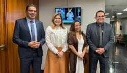 Deputados diplomados esperam ser empossados antes do recesso