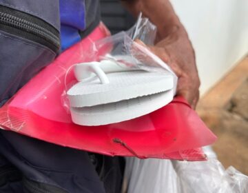 Vereador doa presentes de aniversário para moradores de rua
