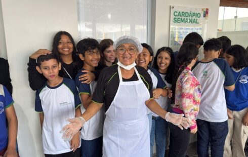 Muito além da merenda: Margaret transforma afeto em alimento nas escolas do Amapá
