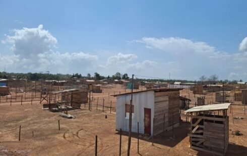 Justiça manda autoridades criarem plano de desocupação em loteamento invadido