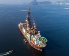 Navio da Petrobras inicia viagem em direção à costa do Amapá