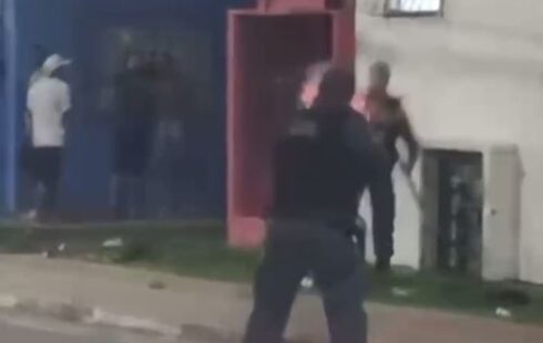 Som alto na madrugada termina em confronto entre moradores e Polícia Militar