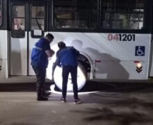 Jovem morre ao ser atropelado por ônibus