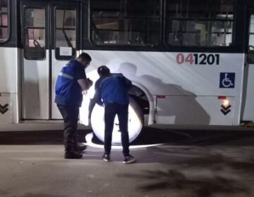 Jovem morre ao ser atropelado por ônibus